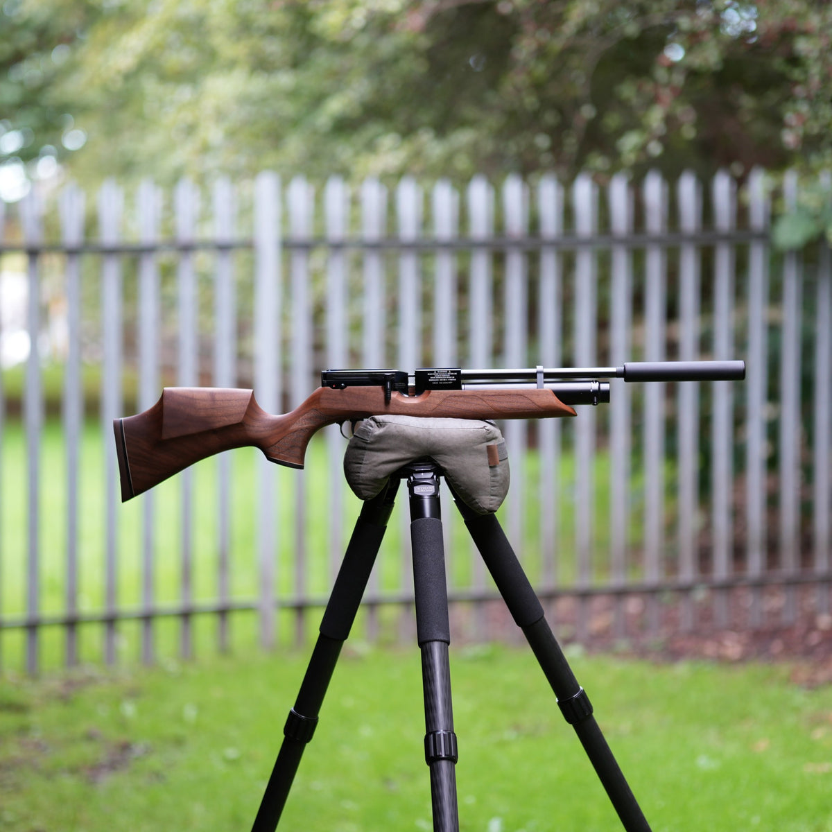 Weihrauch HW100X Carbine Walnut .177